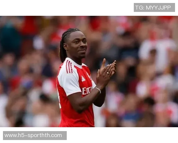 阿森纳官方宣布埃泽对热刺的精彩兜射当选11月最佳进球